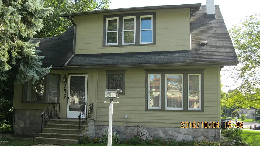 259 Territorial Rd W photo 1