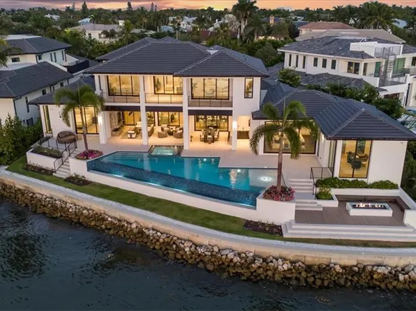 1640 Dolphin CT, NAPLES, FL 34102