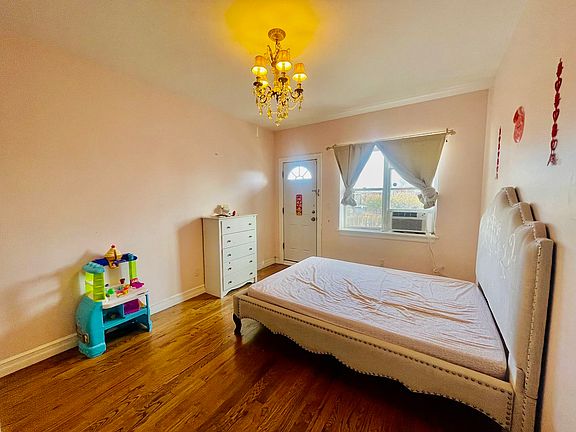 4th image of 2555 W 15th St #2B