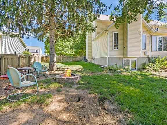 3rd image of 721 Hearthside Dr
