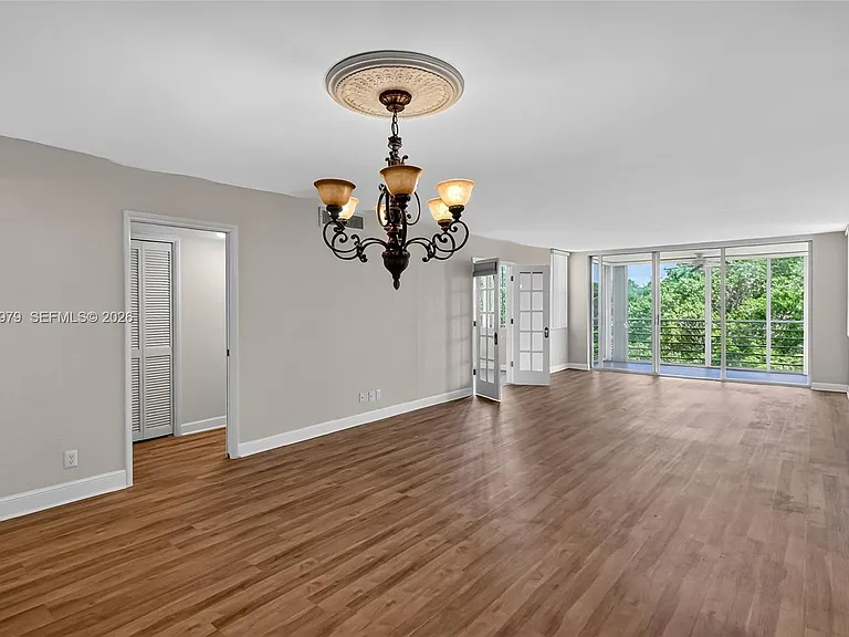 4015 W Palm Aire Dr #502 — Photo 2