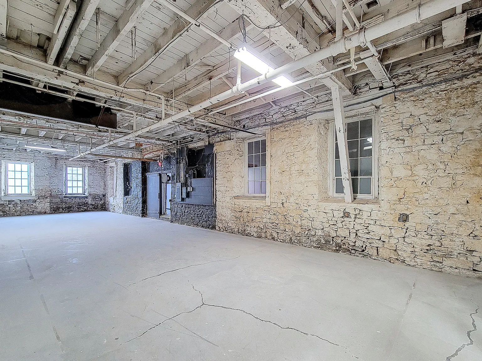 Studio, 1578 sqft, $1,709 — Photo 2