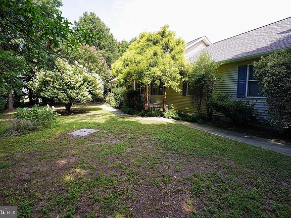 2nd image of 629 Jefferson Woods Dr