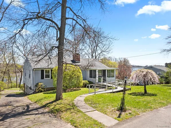 36 Oak Ridge Road, Branford, CT 06405