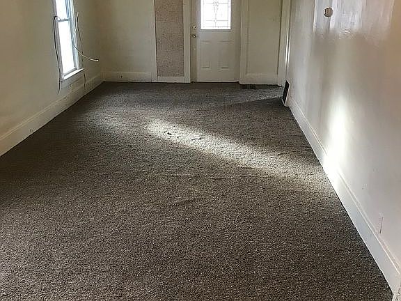 2nd image of 981 Pearl St