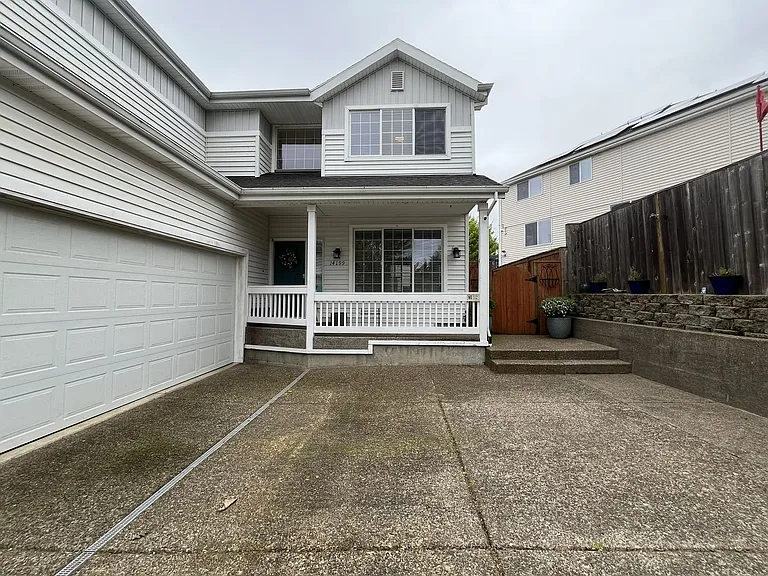 14199 SW Tewkesbury Dr — Photo 3