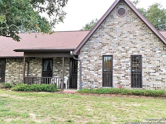 2nd image of 110 Whispering Oaks Dr