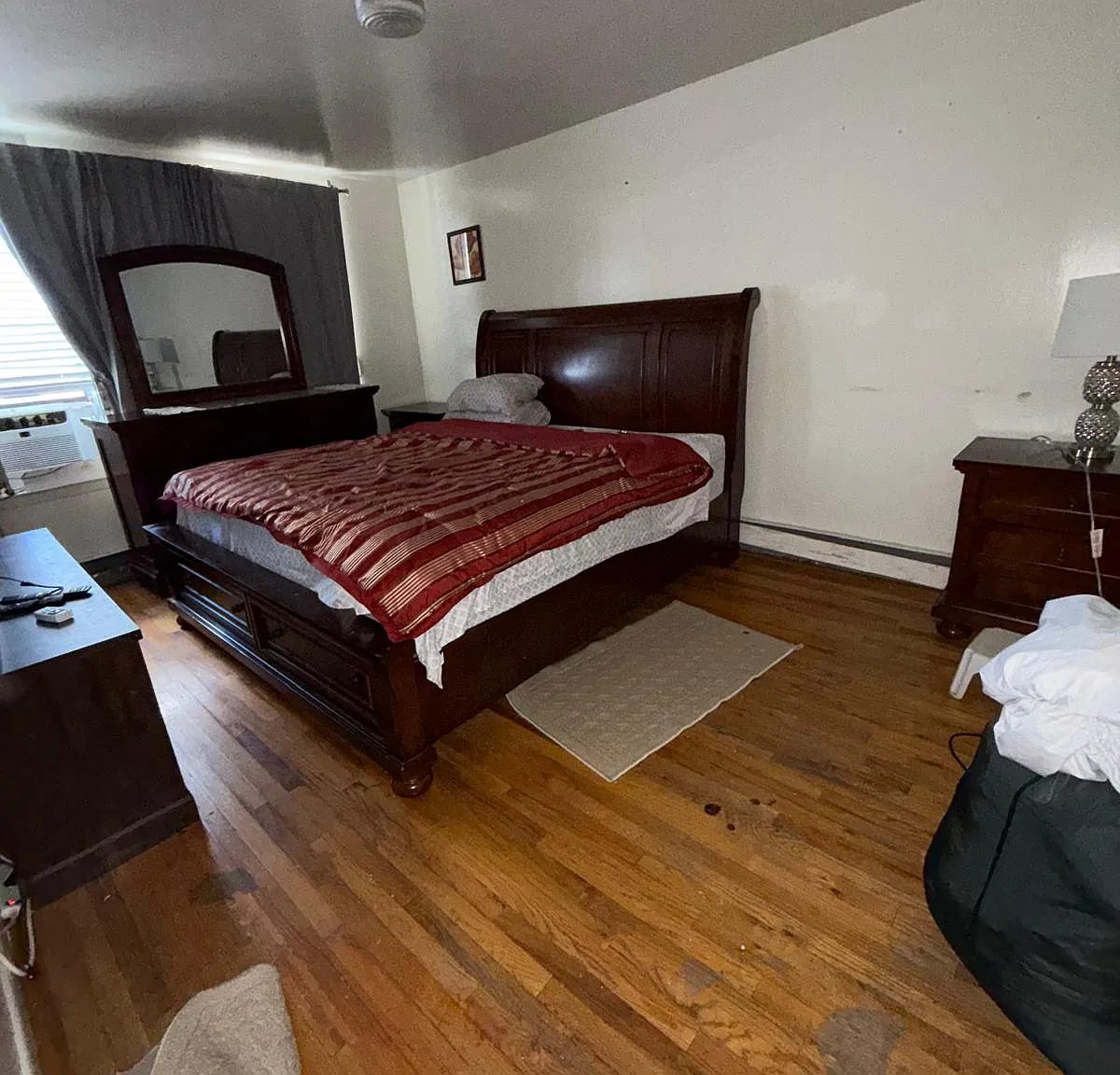 3 bed, $1,200 — Photo 2