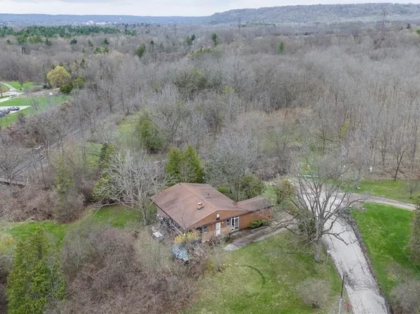 5 Homestead Ave, Hamilton, ON L9H 5Y6