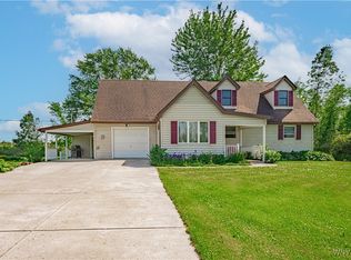 6030 Royalton Center Rd, Gasport, NY 14067