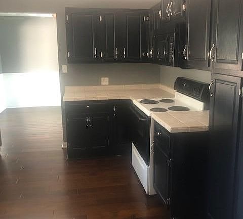 5th image of 1012 Meadowwood Ln