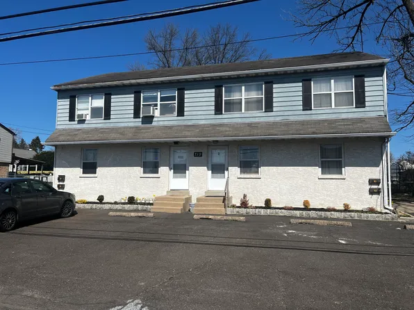 719 Browns Ln, Croydon, PA 19021