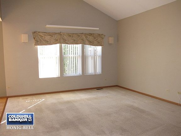 3rd image of 5905 Lake Pointe Dr