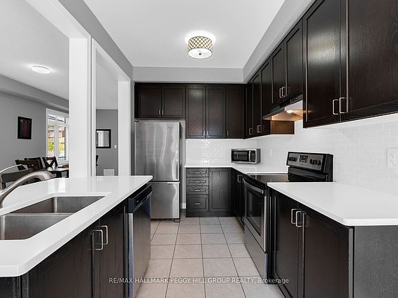 4th image of 55 Forsyth Cres