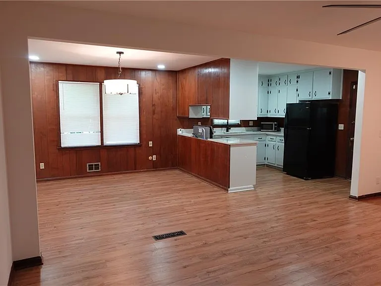 186 Zelma St SW — Photo 11