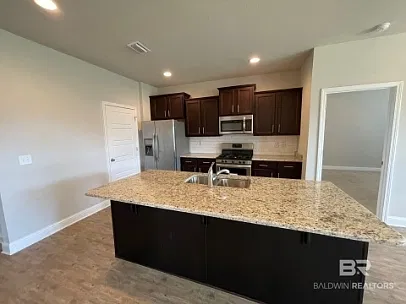 3 bed, 2.0 bath, 1739 sqft, $2,000 — Photo 4
