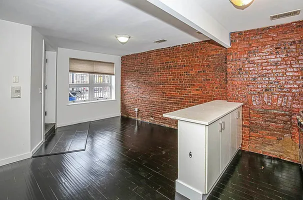 Rented by Premier Metro Realty Corp | media 29