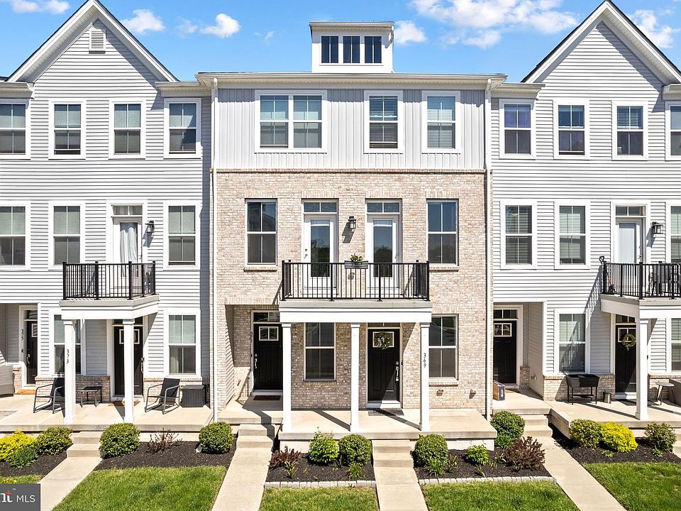 1st image of 369 Foundry St