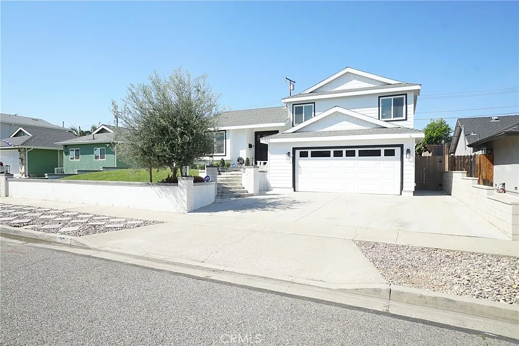 4 bed, 2.5 bath, 1532 sqft, $6,700 — Photo 1
