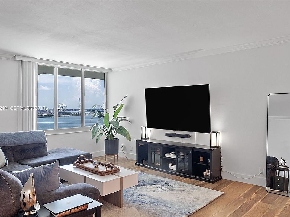 1st image of 1200 West Ave #Penthouse 31