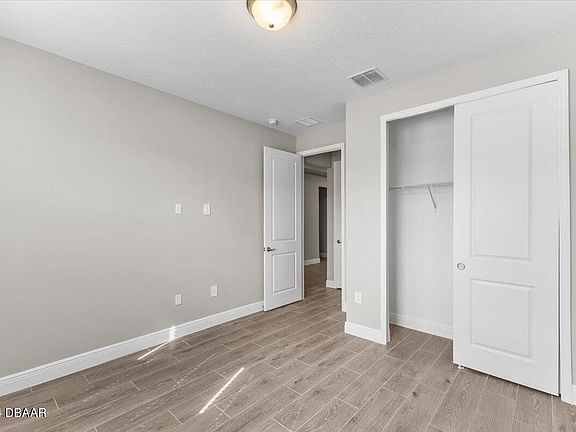 5th image of 2141 Divot Dr