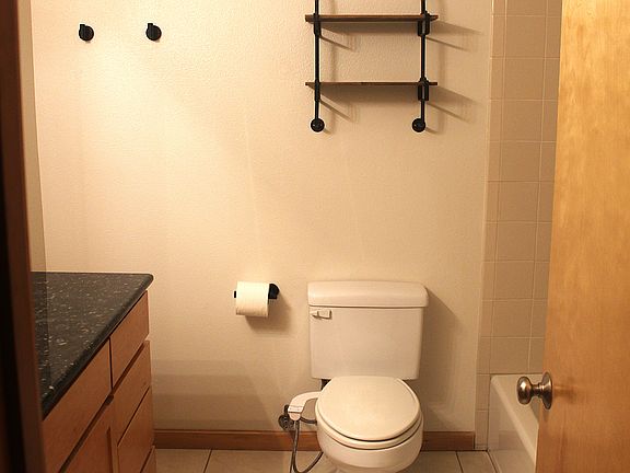 5th image of 920 NW Naito Pkwy APT J16