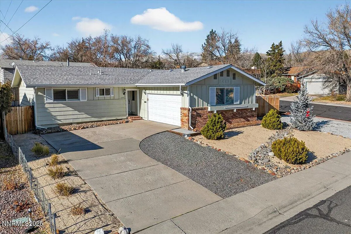1495 Doric Dr photo 1