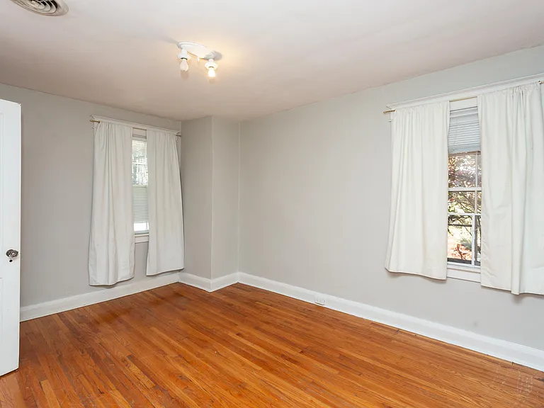 343 N Gore Ave — Photo 12