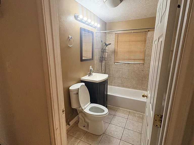 5803 Southlea St — Photo 8