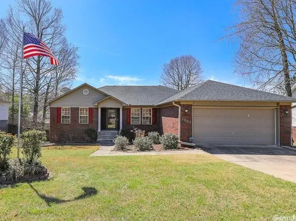 1007 Norwich Dr, Benton, AR 72019