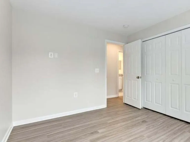 6425 Richmond Hwy #301 — Photo 11