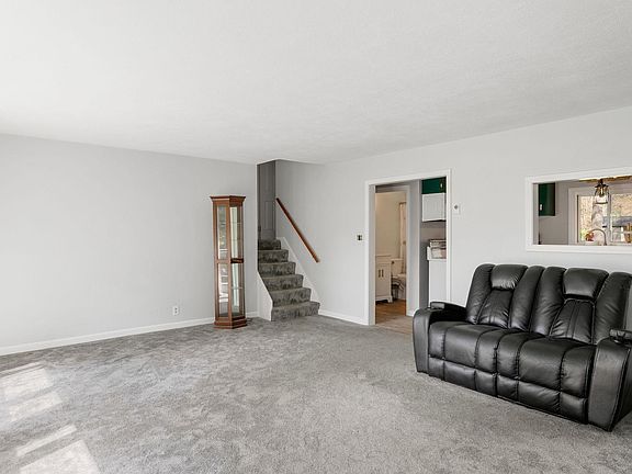 2nd image of 55960 Apple Rd