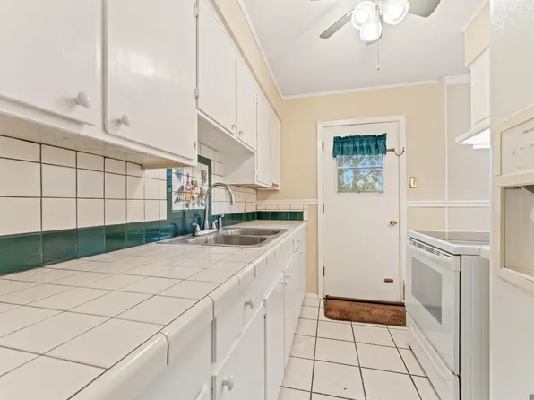 1713 Emmaline Dr, Baton Rouge, LA 70810