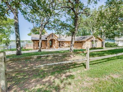 1230 Kiowa Dr E, Lake Kiowa, TX, 76240