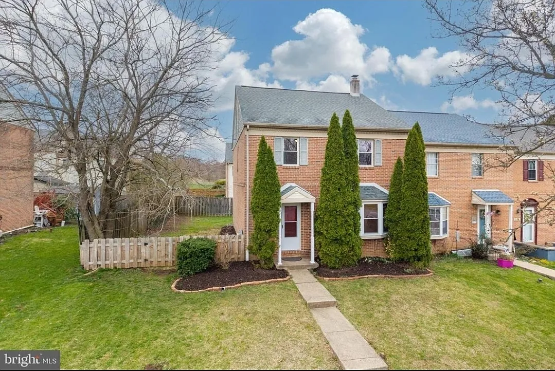 3 bed, 2.5 bath, 1560 sqft, $2,700 — Photo 3