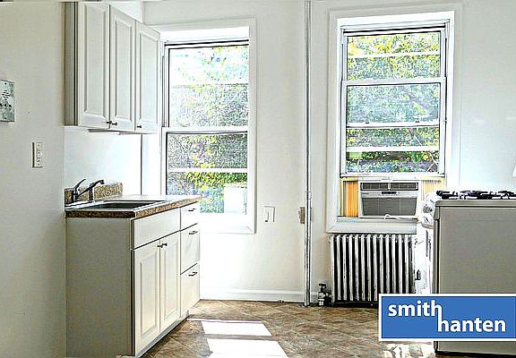 3rd image of 306 Atlantic Ave APT 3R