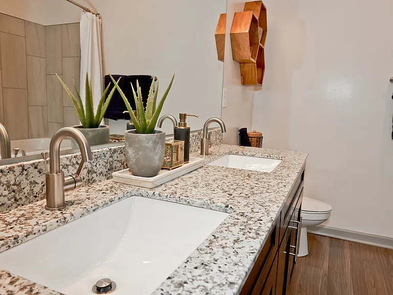 The Otis at Fort Ben Apartments — Photo 23
