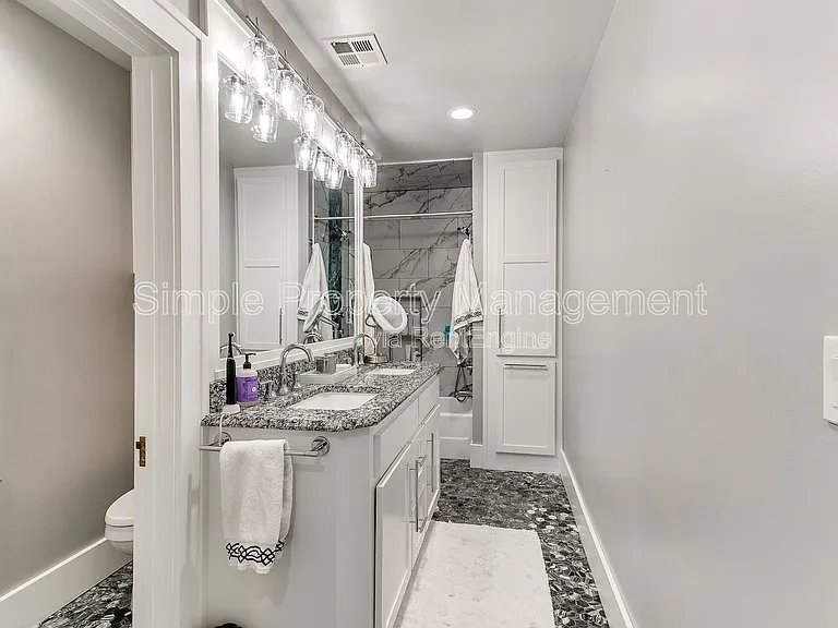 223 NW 21st St — Photo 22