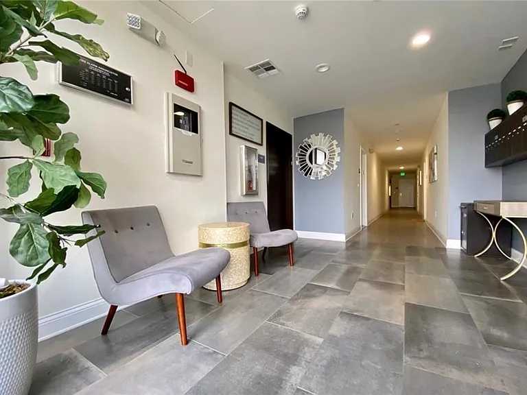 14934 Burbank Blvd #102 — Photo 2