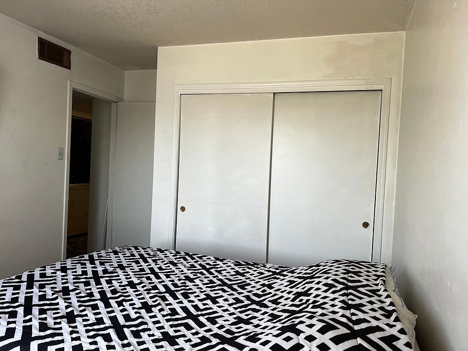 1st image of 543 Alcazar St SE