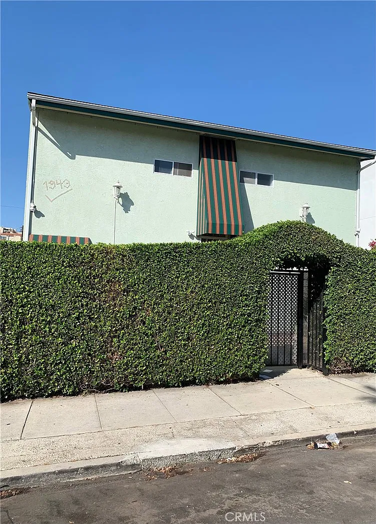 2 bed, 1100 sqft, $2,880 — Photo 1