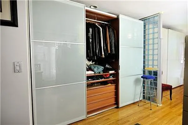 Sold by R New York | media 6