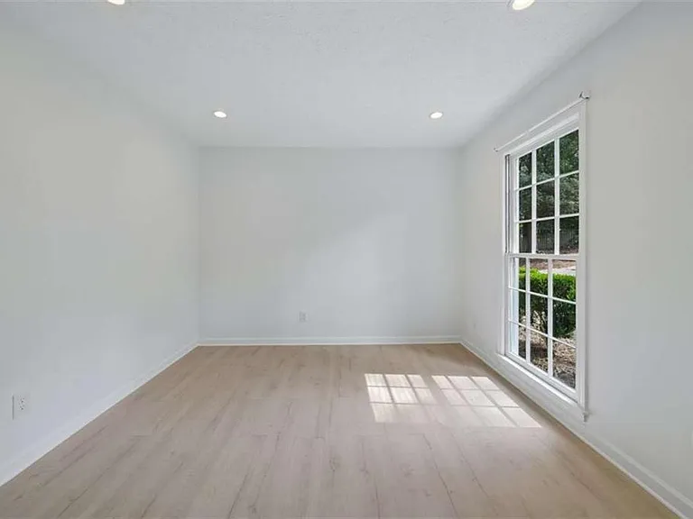 5132 Willow Point Pkwy — Photo 12