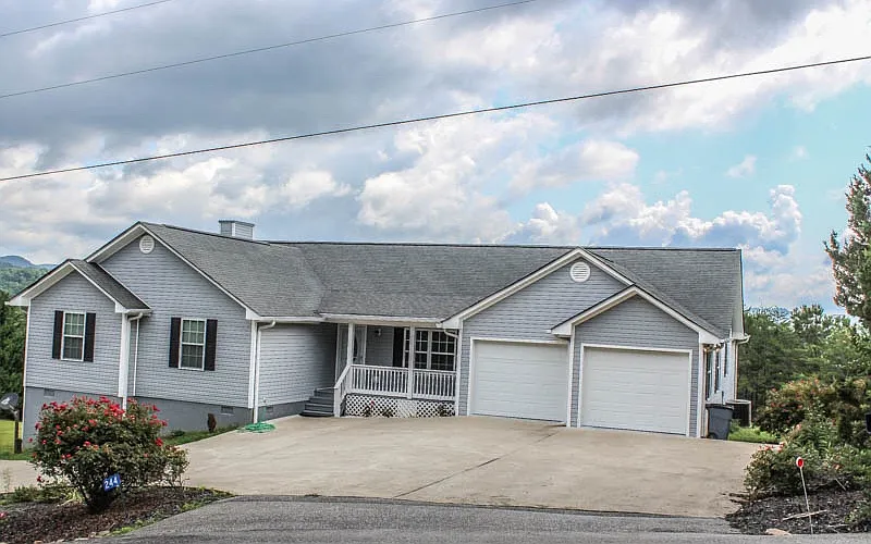 244 Twin Peaks Dr