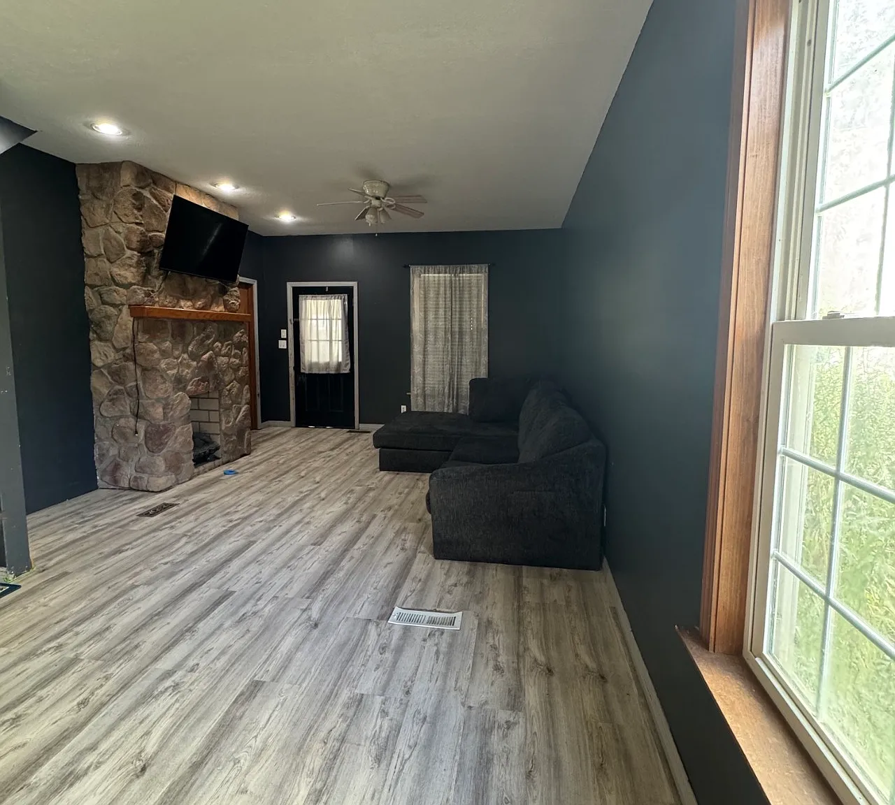 154 Thorn St — Photo 4
