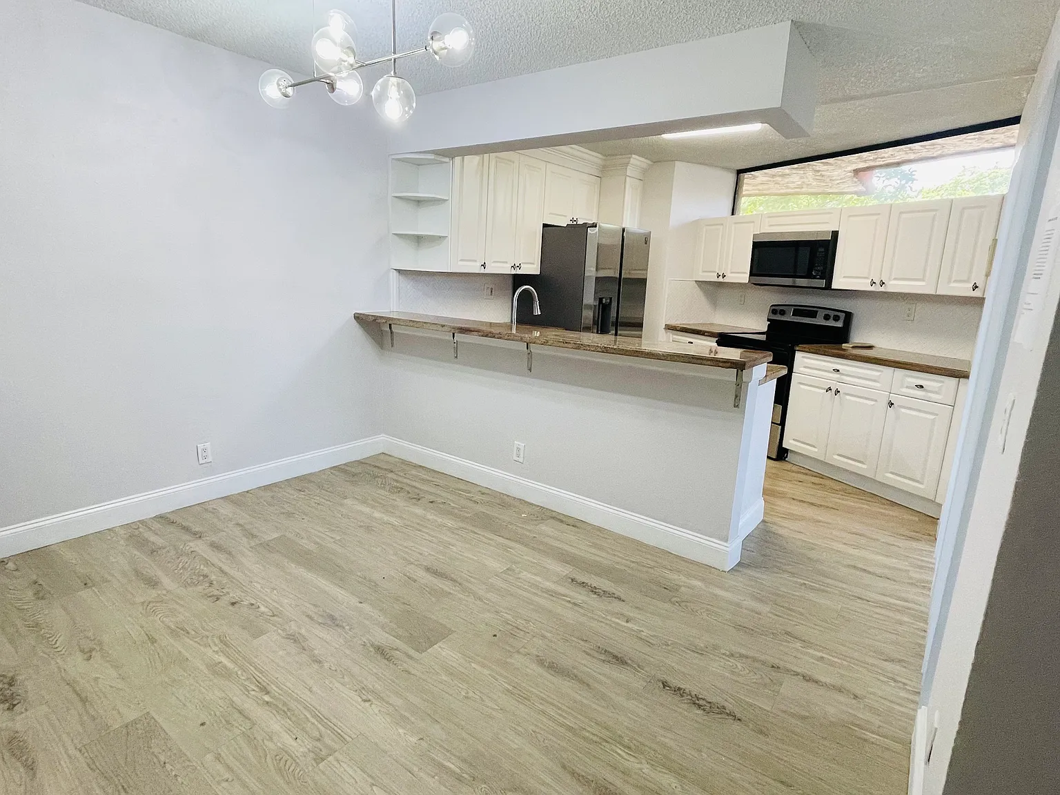 2 bed, 1302 sqft, $2,650 — Photo 2