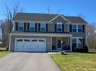 721 Hillspring Ter, Webster, NY 14580