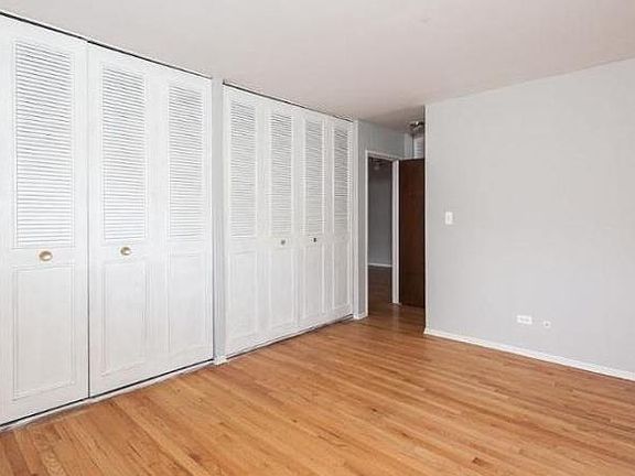 3rd image of 2828 N Cambridge Ave #1