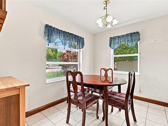 5th image of 1220 ALEXANDER WAY
