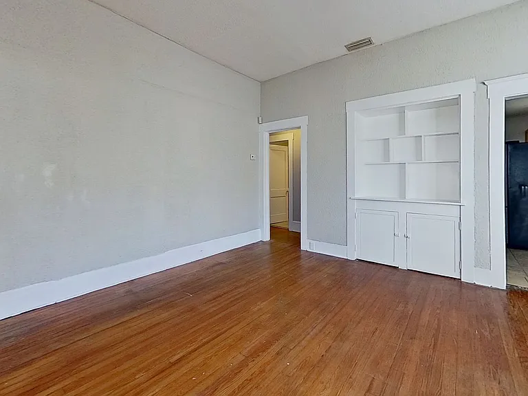 54 W 27th St — Photo 5
